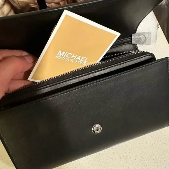 MK Jet Set crossbody NWT!!  black & Gray (retails $229) - Picture 9 of 11